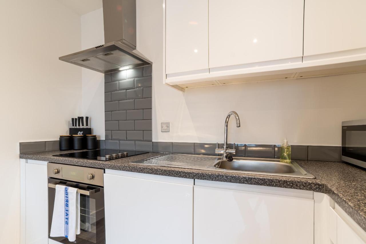 Copenhagen Court Apartments Basingstoke Exterior photo